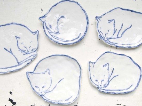 les céramiques chat de Leah Reena