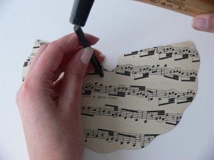 DIY : La guirlande en papier musique